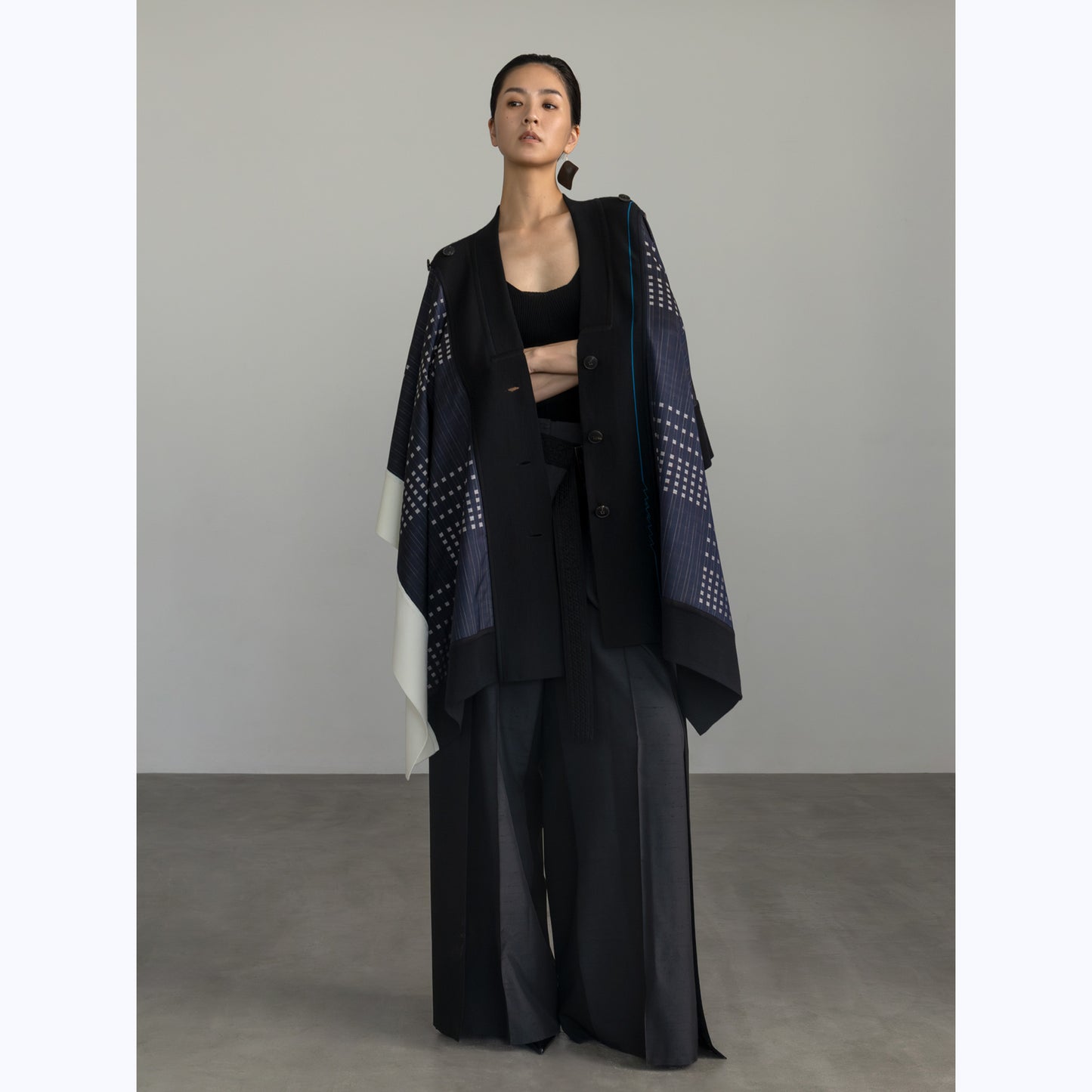 KAMUI - 本場大島紬　華かすり「勝」泥藍