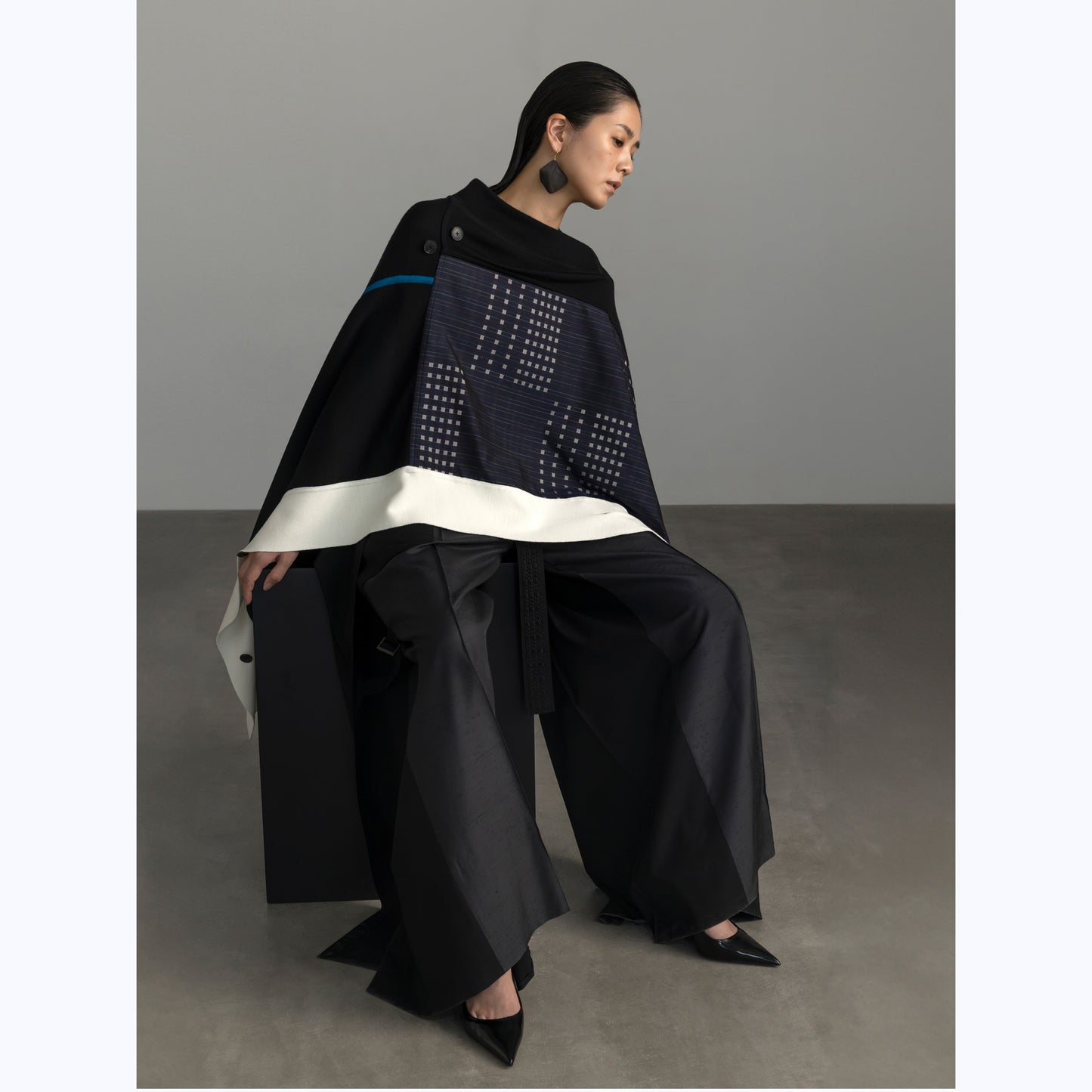 KAMUI - 本場大島紬　華かすり「勝」泥藍