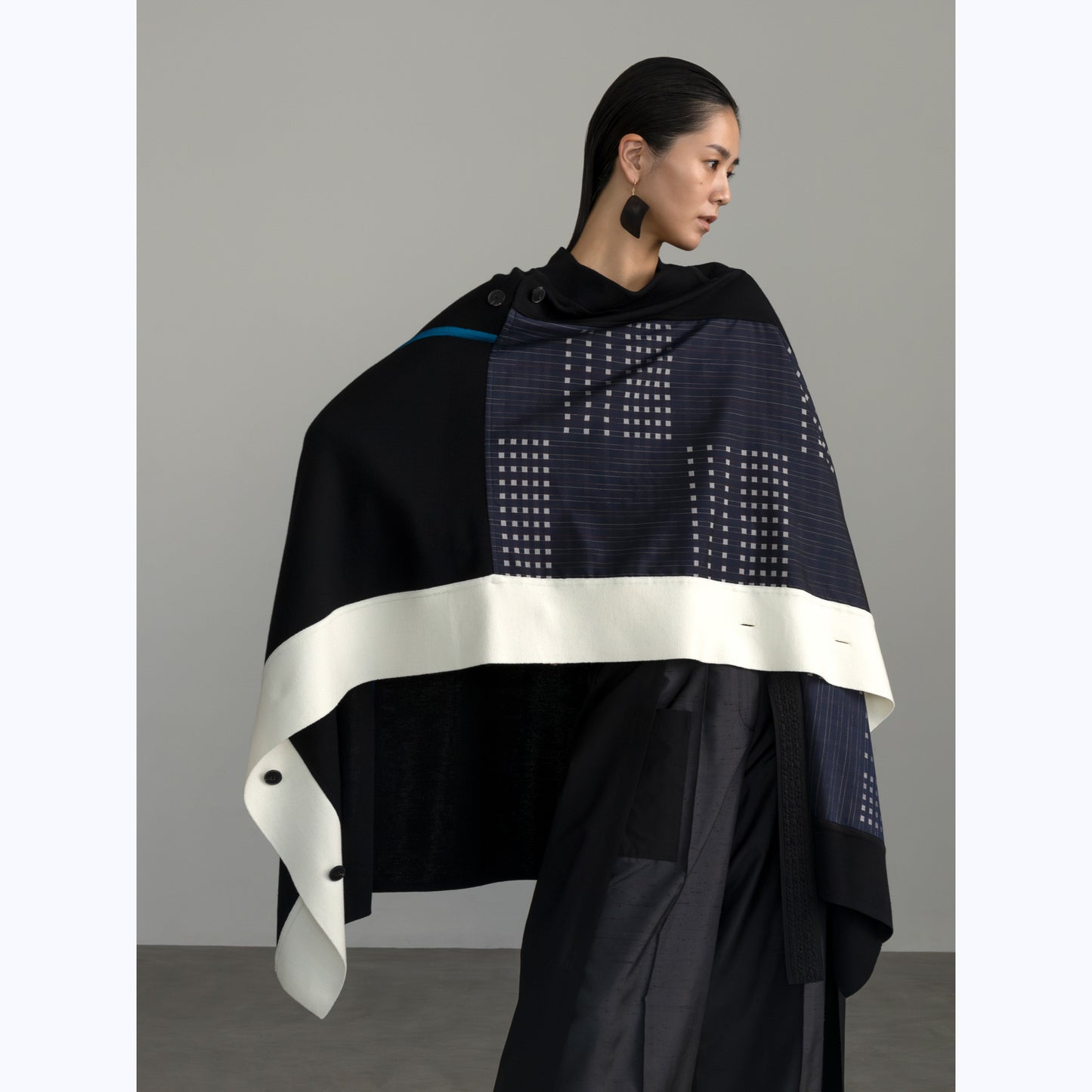 KAMUI - 本場大島紬　華かすり「勝」泥藍